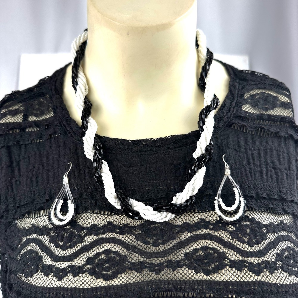 VTG Twisted Multi Strand Seed Bead Jewelry Set Necklace Earring Women  Blk White